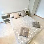 M's Residences Muzio شقة